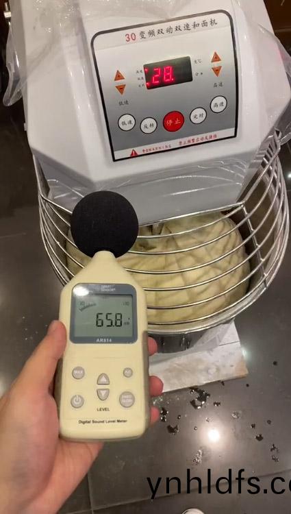 Inverter double speed dough mixer